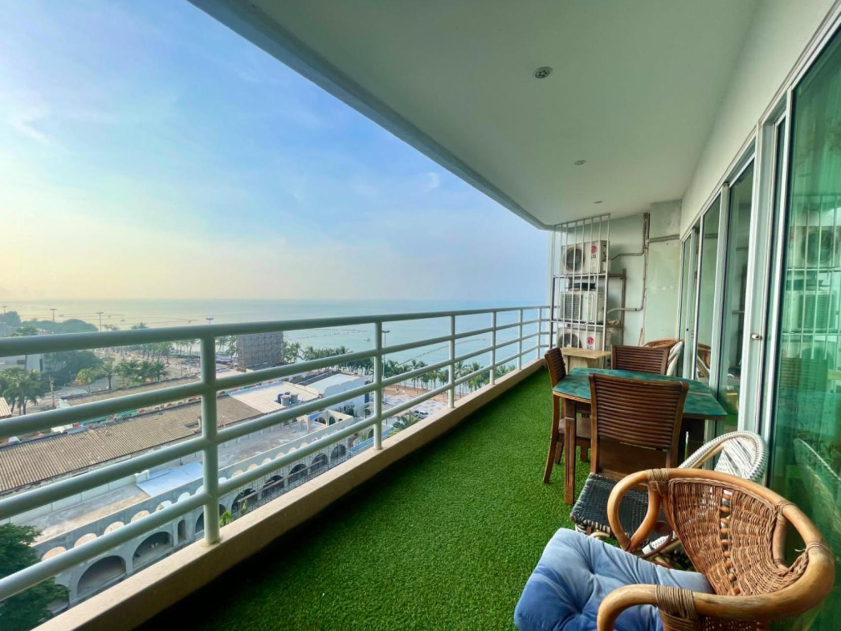Beautiful Sea View Beach Front Condo Pattaya Exterior foto