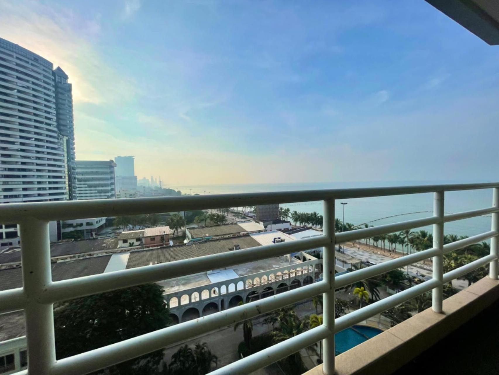 Beautiful Sea View Beach Front Condo Pattaya Exterior foto